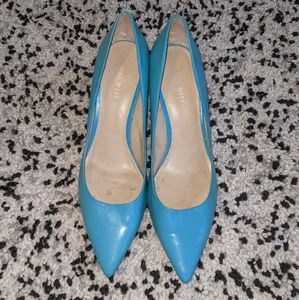 Blue pointed toe heels